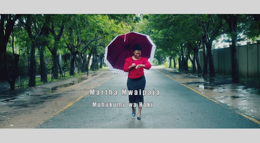 VIDEO: Martha Mwaipaja - MUHUKUMU WA HAKI Mp4 DOWNLOAD