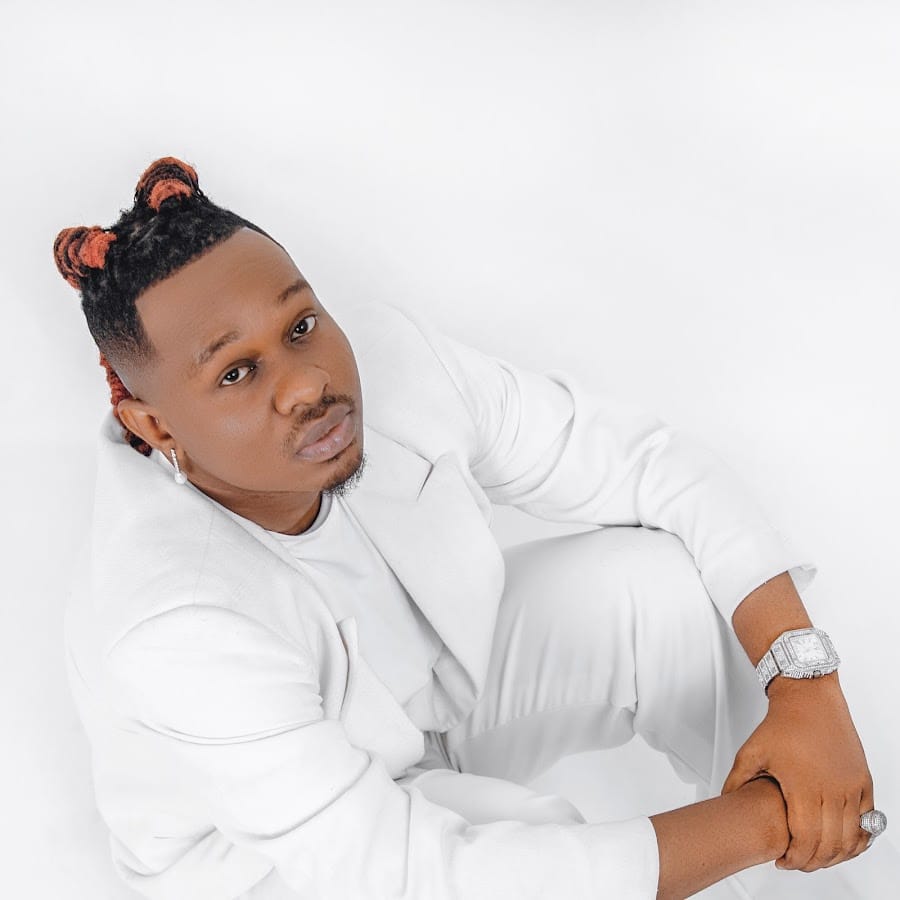VIDEO: B Gway Ft Lava Lava - Usijichukulie Star Mp4 Download