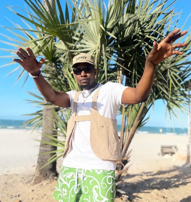 AUDIO: G Nako Ft Young Daresalama - How You Move Mp3 Download